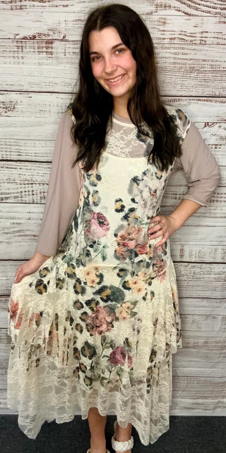 Lace Dress ~ Carlotta