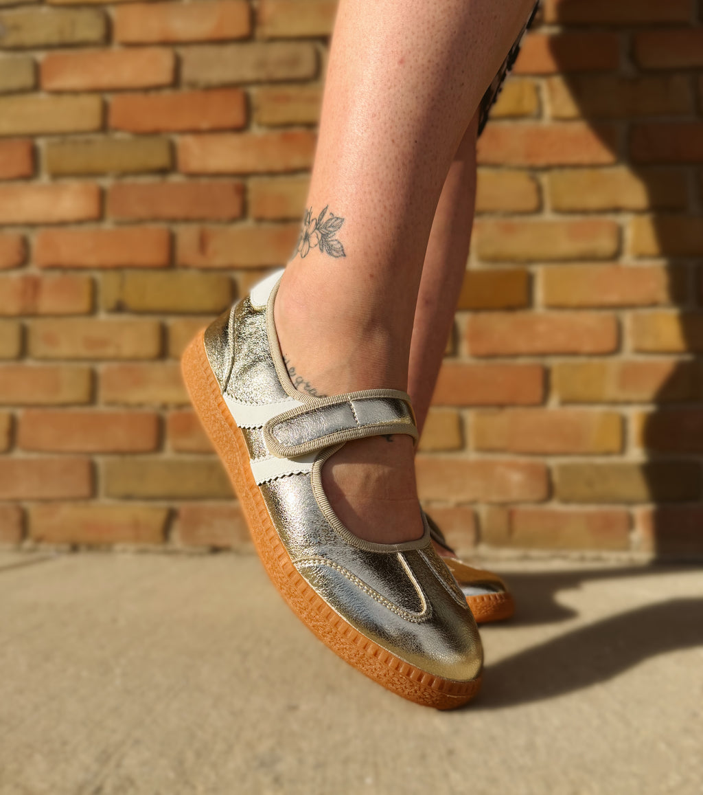 Corkys ~ Calm Down