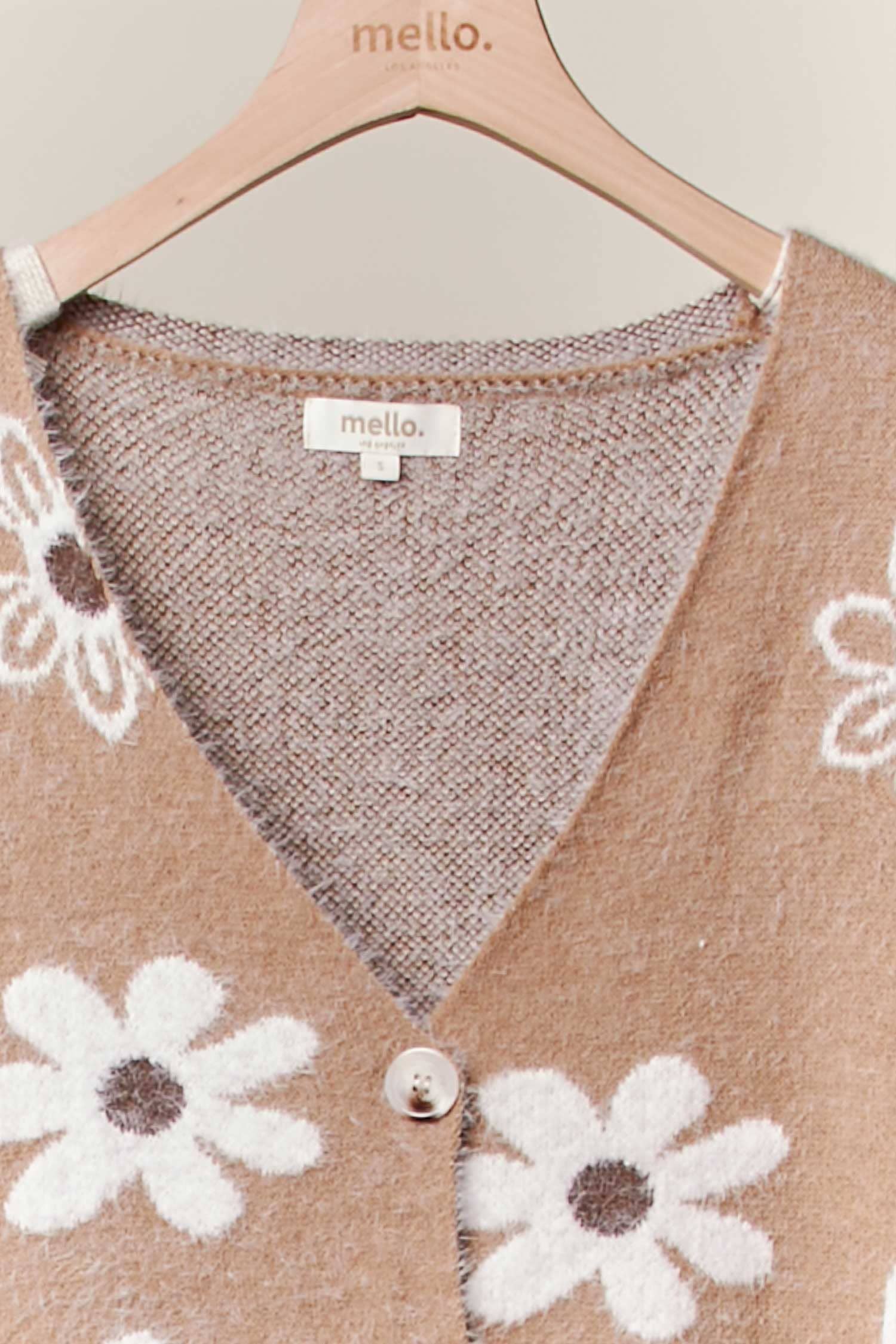 Cardigan ~ Daisy